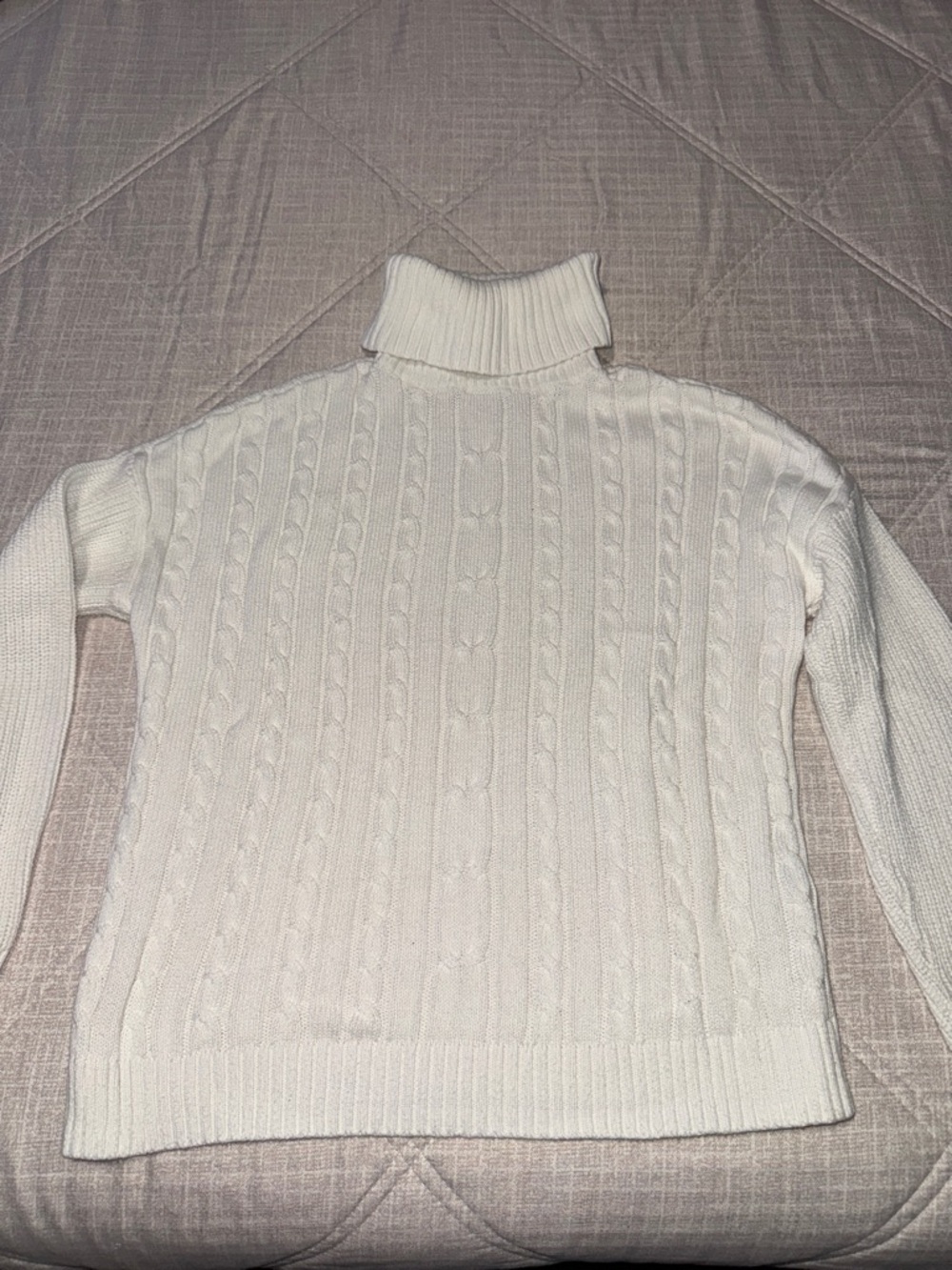 Hollister Cream Cable Knit Turtleneck Sweater